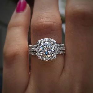 Women Rings with Brilliant Cubic Zirconia Luxury Engagement Rings Wedding